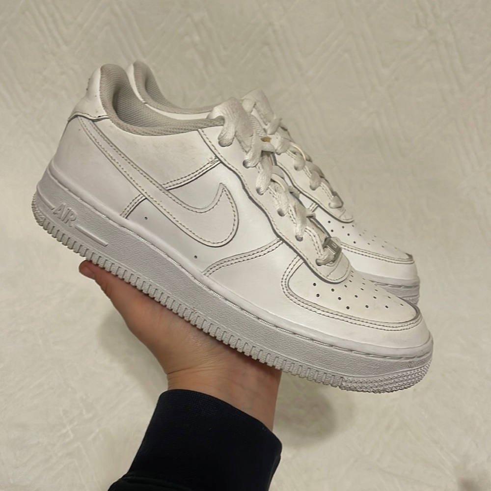Womens NIKE AIR FORCE 1 shoes